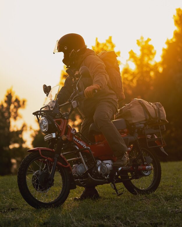 Builford waxed canvas motocamping backpack (2) Motocamping